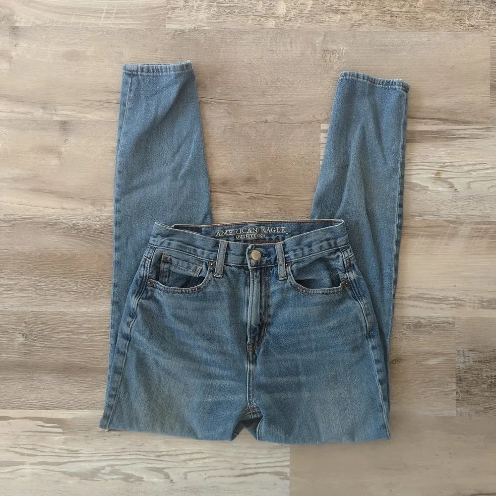 American Eagle Mom Jean - Picture 4 of 6